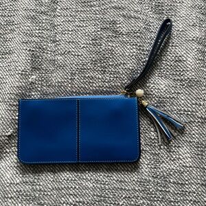 Blue Wristlet with Zipper and Compartments